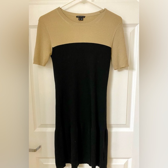 Theory Dresses & Skirts - Theory Black and Tan Ribbed Sweater Dress